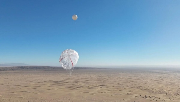World's largest high-altitude wind energy kite takes off in N China