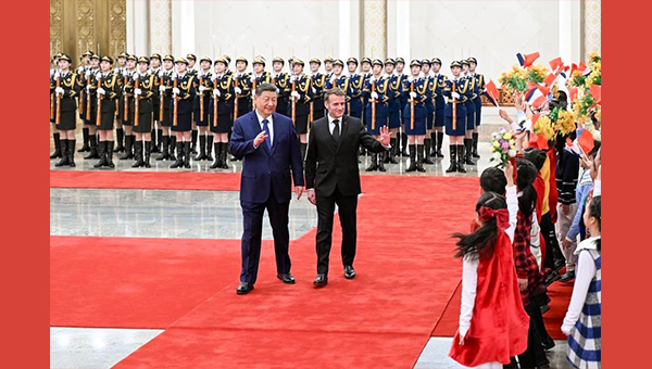 Chinese, French leaders vow to strengthen bilateral cooperation