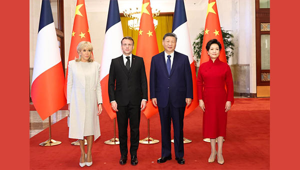 Xi holds talks with Macron, calling for expanded cooperation in multiple areas