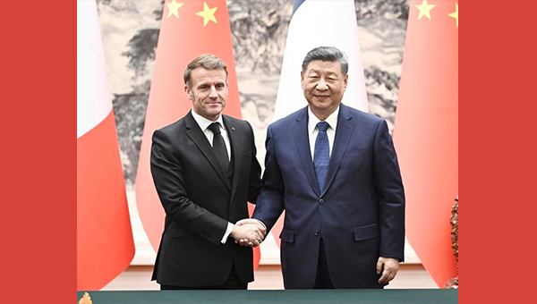 Xi, Macron jointly meet press
