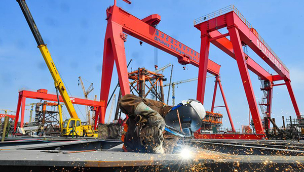 China's largest offshore oilfield reports record annual oil, gas output