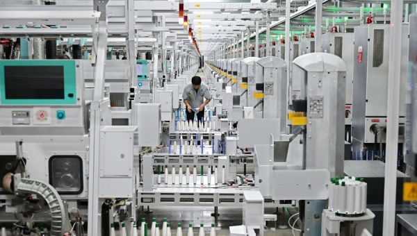 Chinese traditional industries upgrade with intelligence