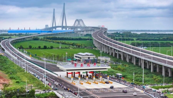 China's Yangtze economic belt more than doubles GDP as green growth takes hold over past decade