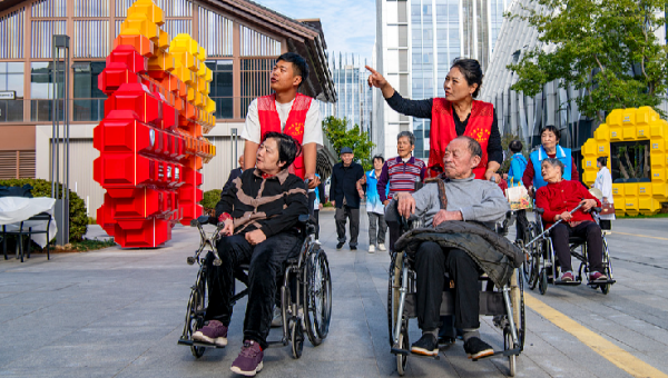 Xi calls for promoting volunteer spirit to serve national rejuvenation