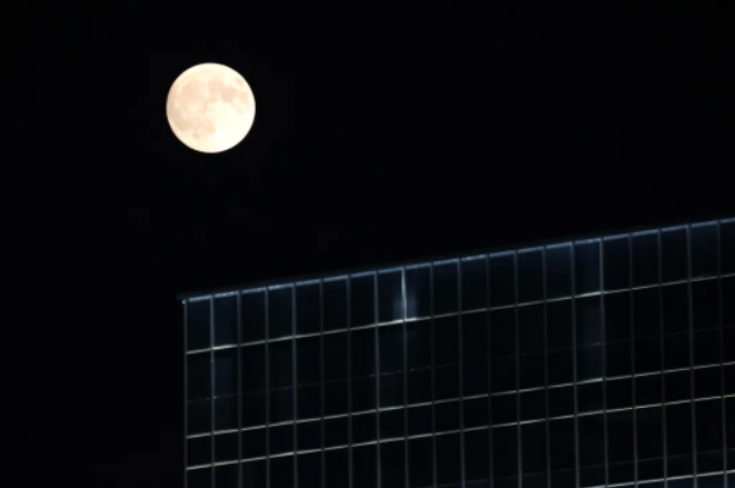 'Super moon' lights up the Mid-Autumn Festival in Beijing E-Town