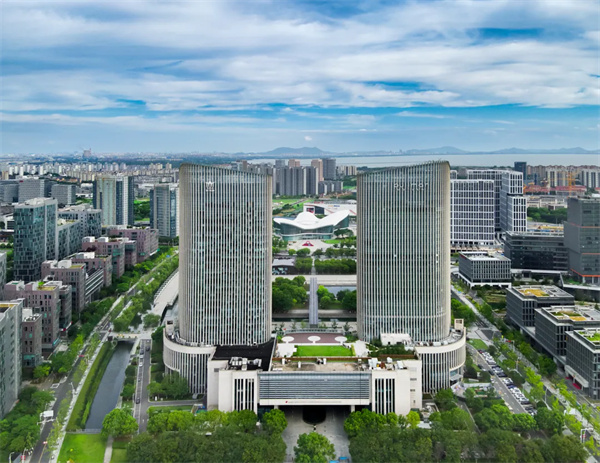 1769048579958023860.jpg 640.jpg