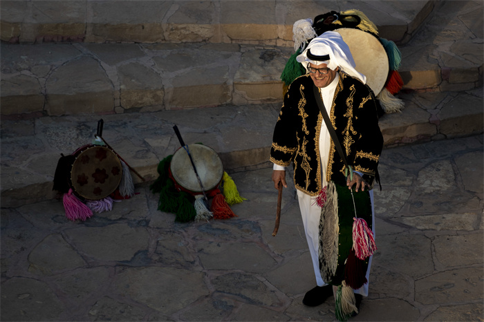 1752804556334010581.jpg 阿尔达舞5.jpg