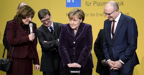 Merkel starts hydrogen plasma in Wendelstein 7-X - 460 (Bunderegierung-Gungor).jpg
