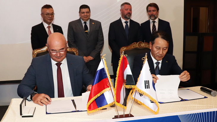 Rosatom-KHNP-El-Dabaar-signing-Aug-22-(Rosatom).jpg