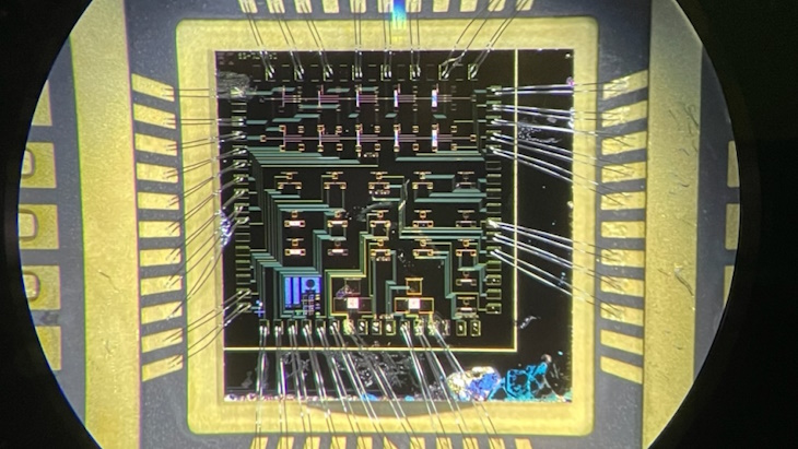 Gallium-nitride-transistors-under-microscope-(Kyle-Reed-ORNL).jpg