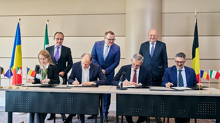 1752227436344016301.jpg EaglesConsortiumsigningJune2025(SCKCEN)_62019.jpg