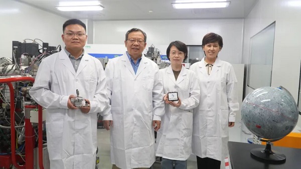 1760942686837072985.jpg 月球3.jpg