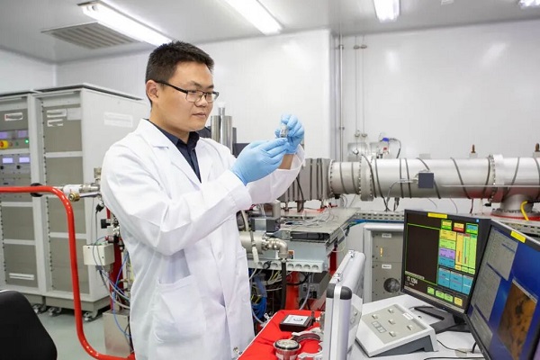 1760942877834050731.jpg 月球6.jpg