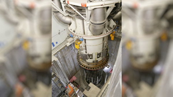 Vogtle-3-integrated-head-package-installation-composite_副本.jpg