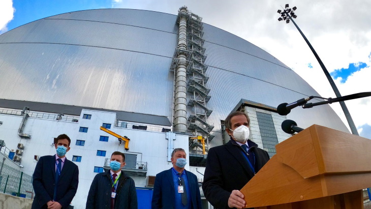 Grossi-at-Chernobyl-27-April-2021-(IAEA).jpg