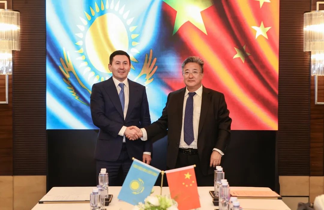 CNNC chairman meets with chairman of the Management Board of Samruk-Kazyna JSC