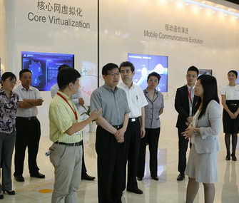 Li Wei conducts survey in Shenzhen