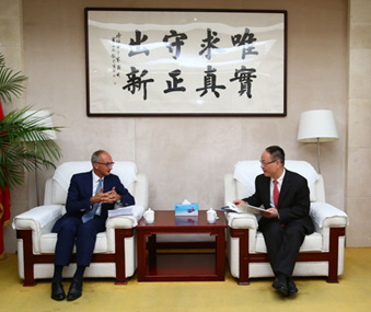 Wang Yiming meets with CEO of European Clearing Bank