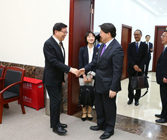 Japanese Education Minister visits DRC