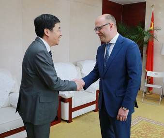 DRC Vice-President meets with Belarusian Ambassador to China