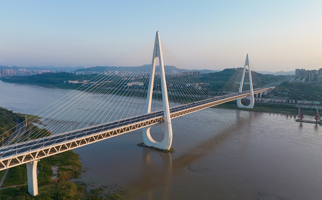 Baijusi Yangtze River Bridge, a miracle of engineering and design