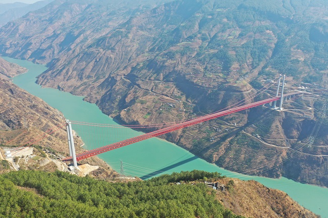 Jinshajiang Bridge, a 'rainbow' above the river