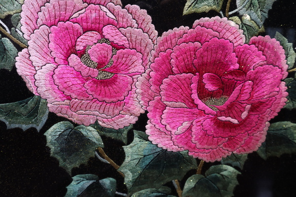 1734489593908000479.jpg 湘西苗绣3.jpg