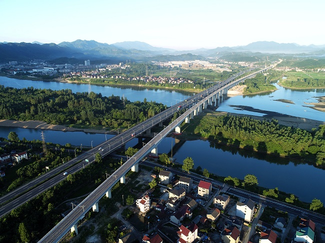 Hangzhou-Huangshan high-speed railway links numerous popular travel destinations