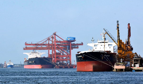 Zhanjiang building world-class port-based industrial cluster