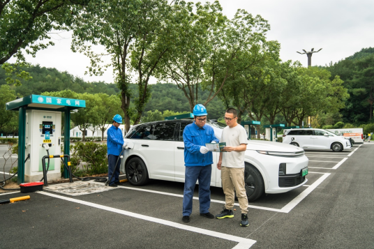 1758698498343025757.png 1.png