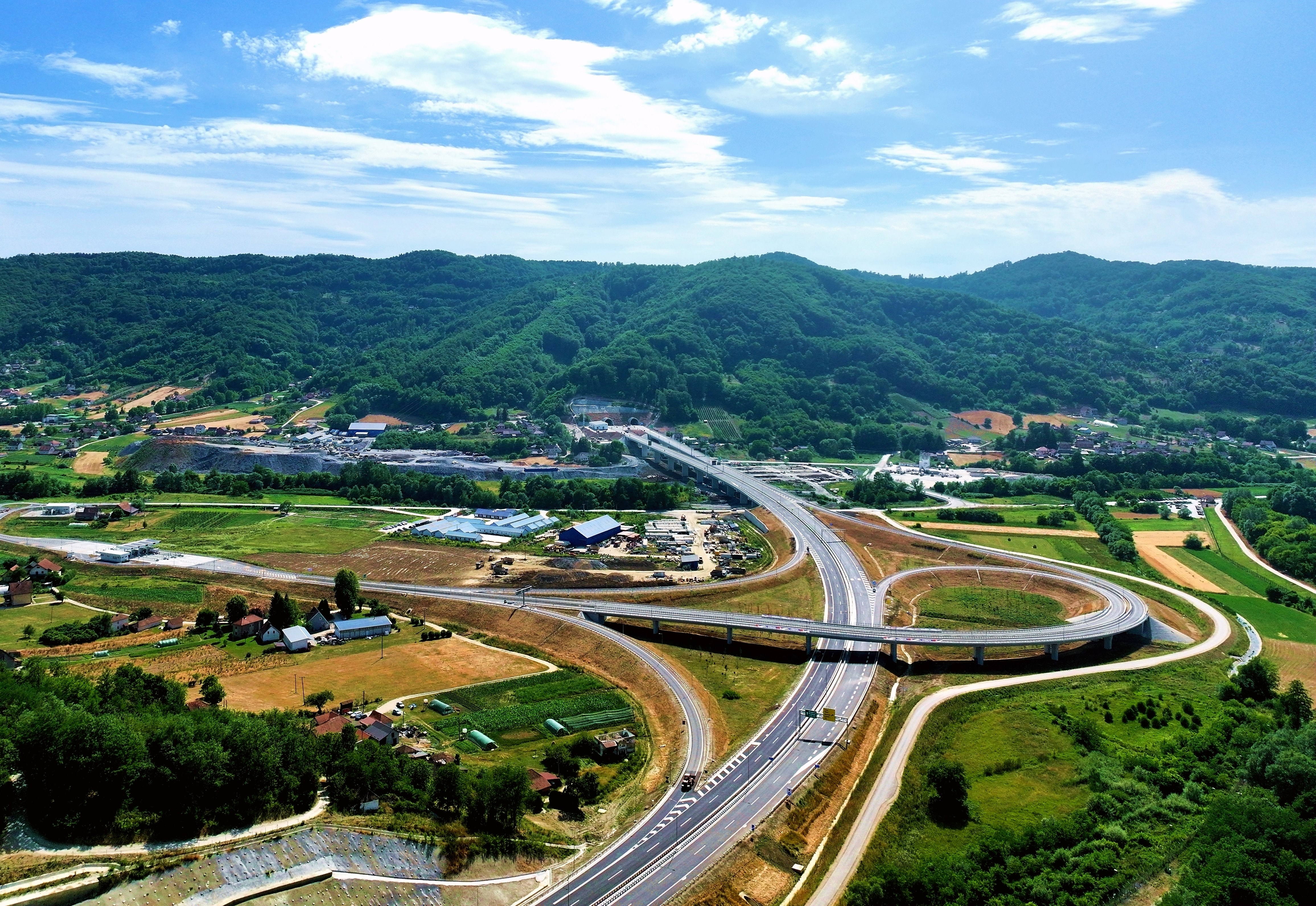 1761291721884088267.jpg 1761291721884088267.jpg