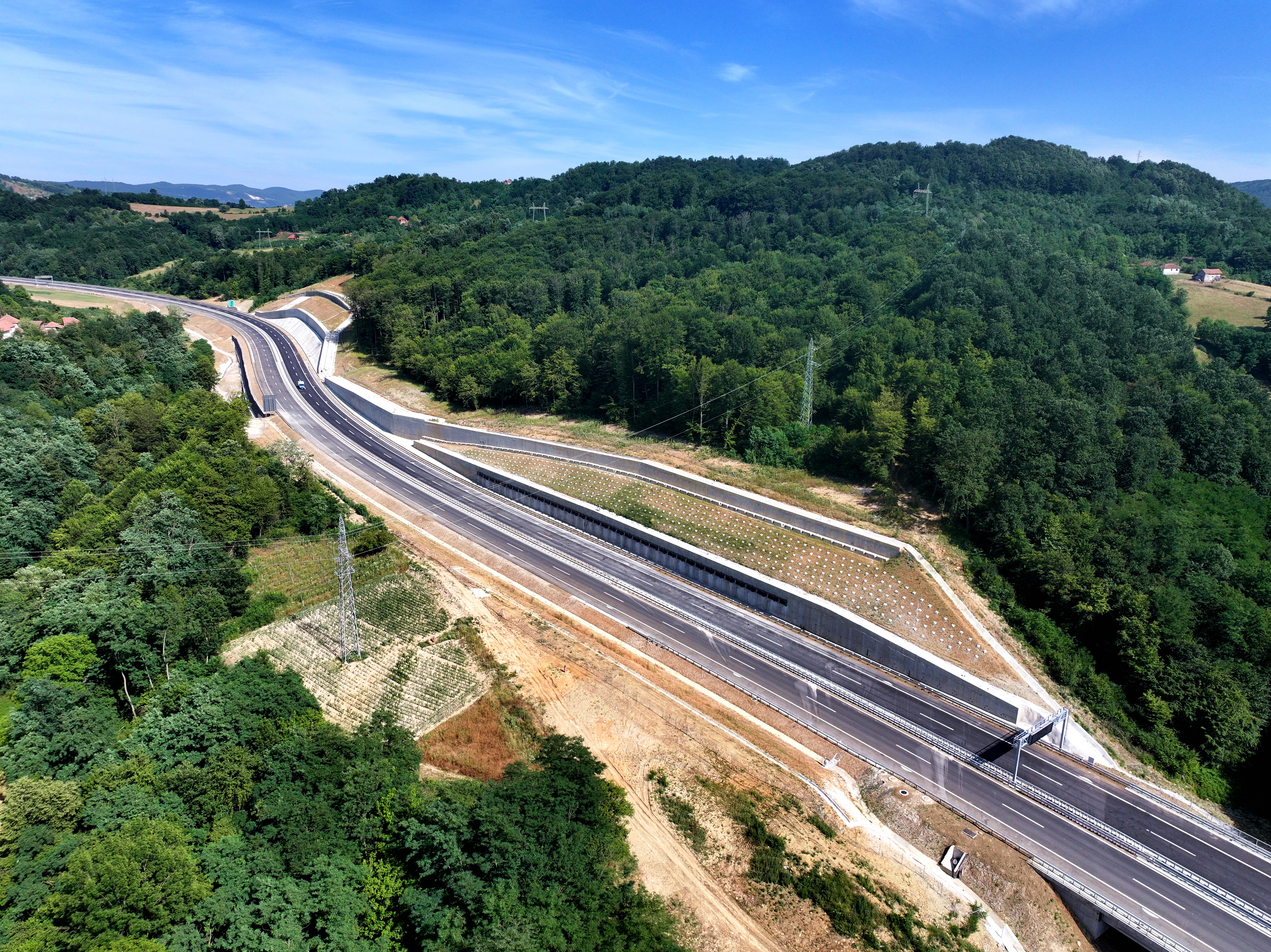 1761292882414001861.jpg 1761292882414001861.jpg