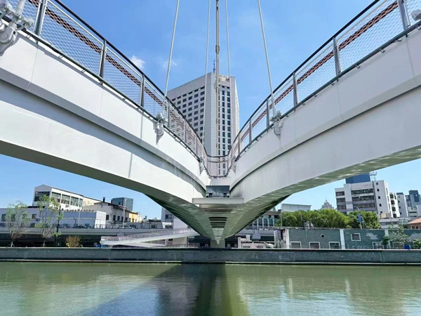 1761722147267002063.jpg 2752558480.jpg