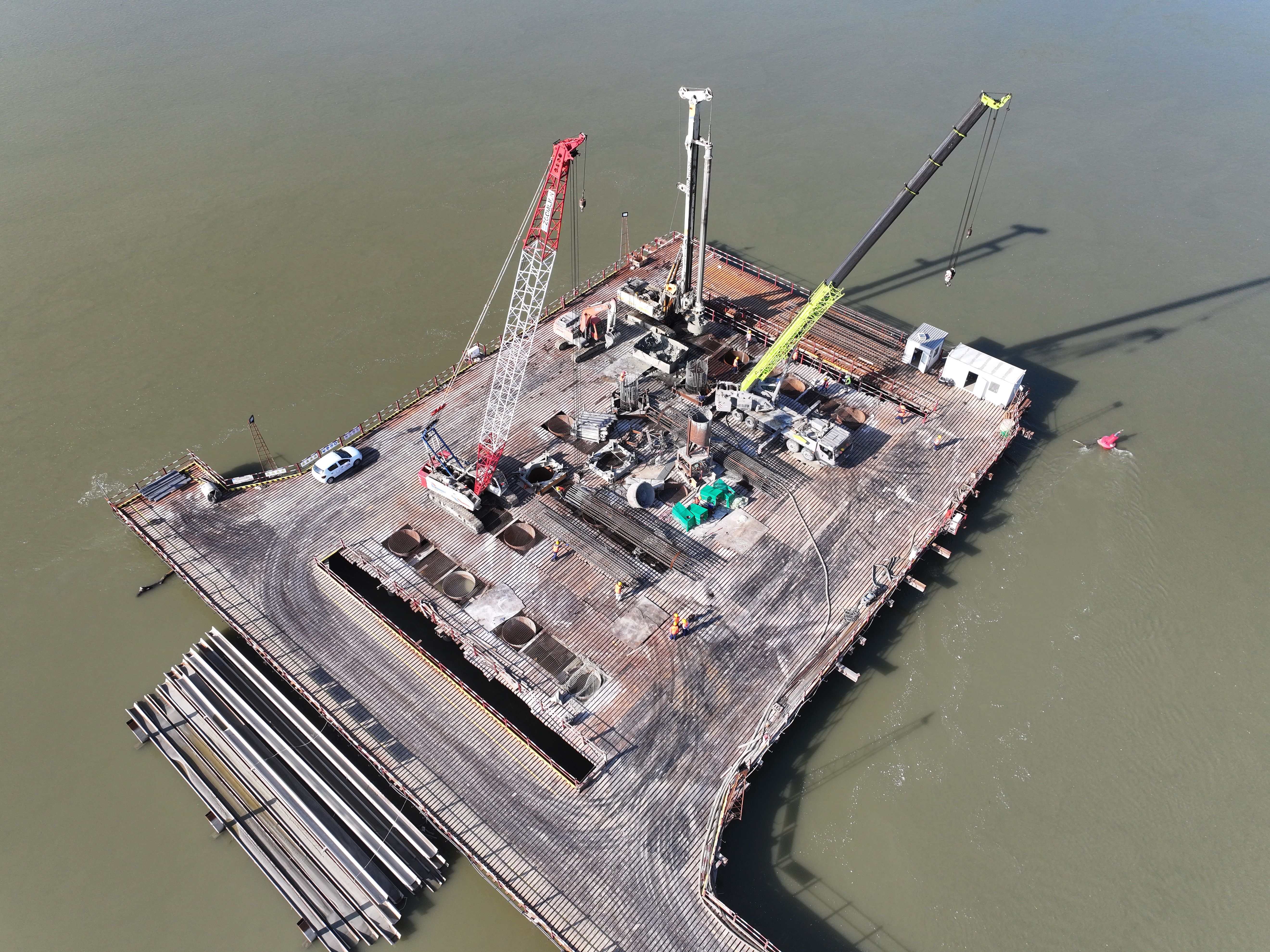 Main piers in Danube completed as scheduled