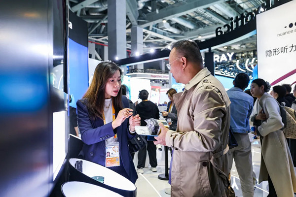 1762939569175069105.jpg 眼镜4.jpg