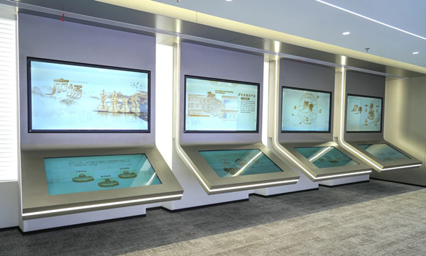 1764055144409032701.jpg 2963143414.jpg