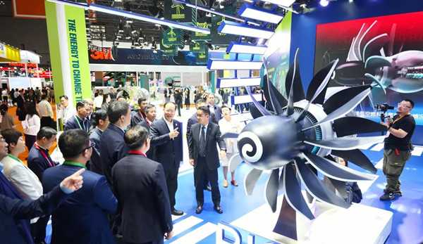 1764056703560041856.jpg 930076699.jpg