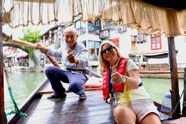 1764210709303043808.jpg 33.jpg