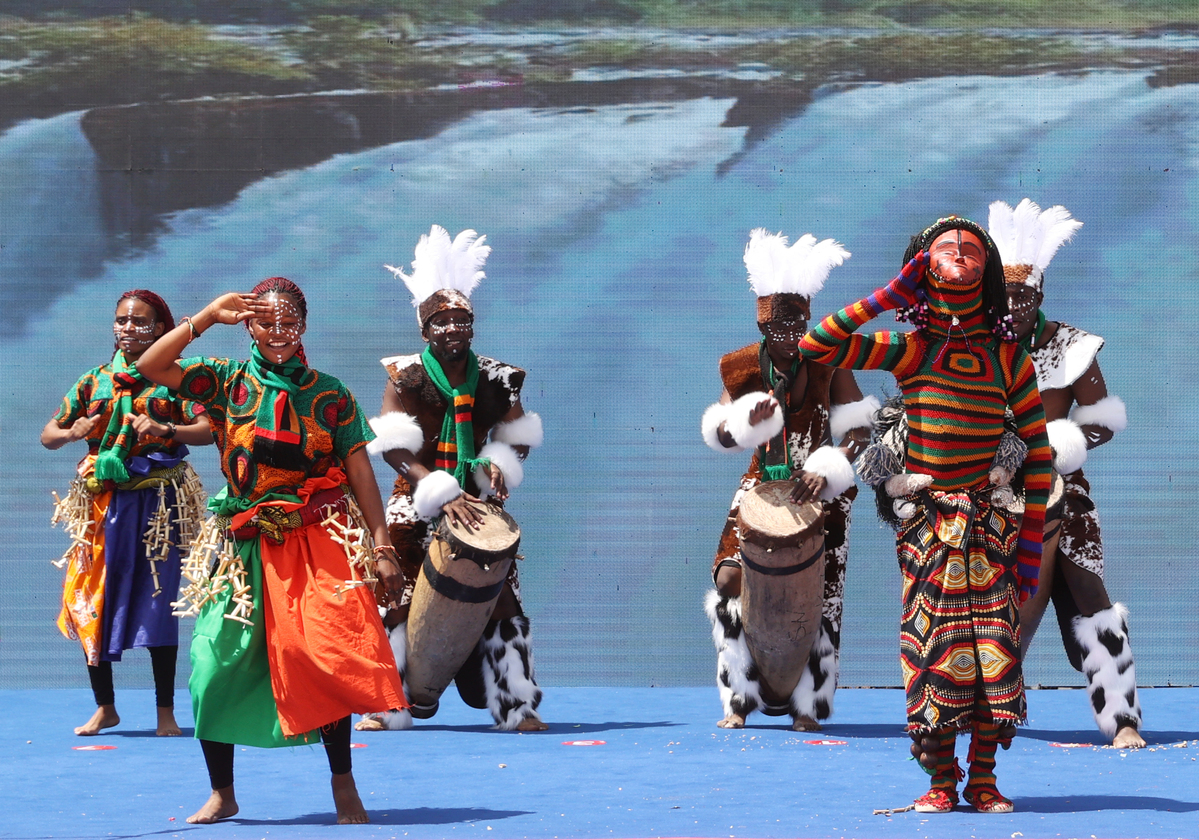 Zambian dance show in Ningxia Hui wows thousands of visitors