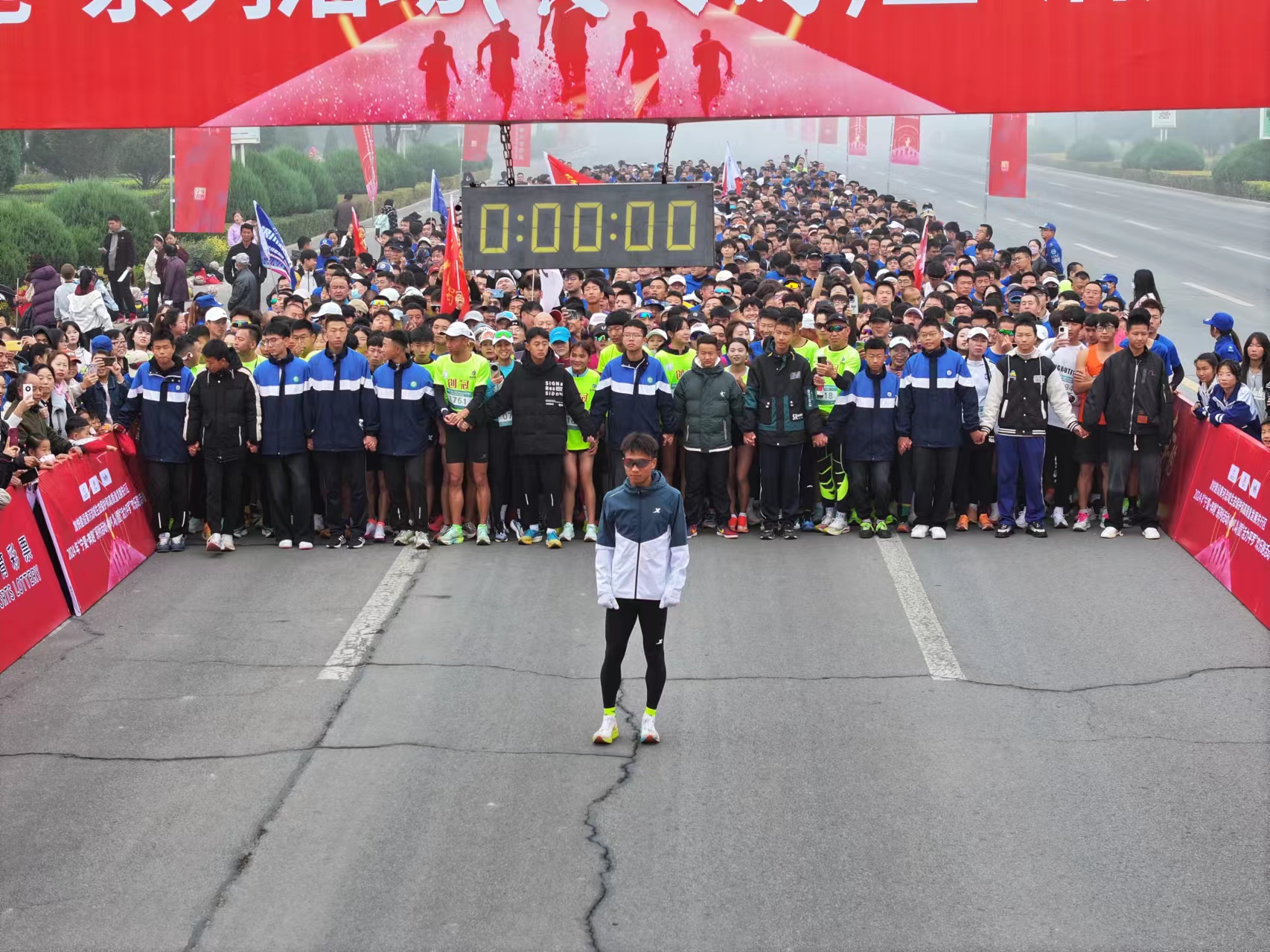 Thousands flock to Pingluo county road race