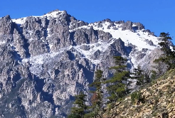 First autumn snow falls on Helan Mountains in Ningxia