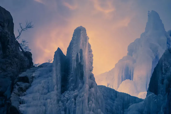 In pictures: Icy spectacles of Helan Mountain