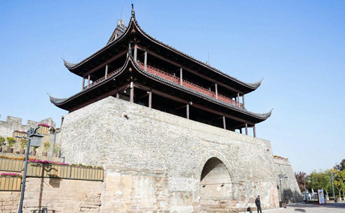 Explore charm of Quzhou Ancient City