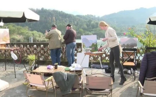 Russian artists gather in Lishui for art exchange