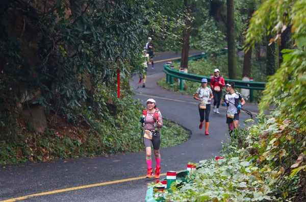 Huzhou's Mogan Mountain resort emerges as popular outdoor sports venue