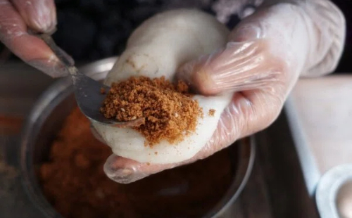 Jinhua celebrates Winter Solstice with mochi-making