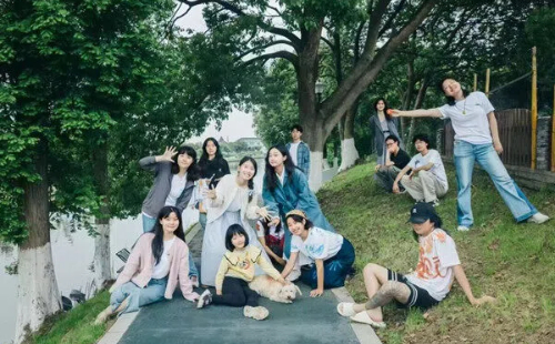 Young entrepreneurs transform Huzhou's villages