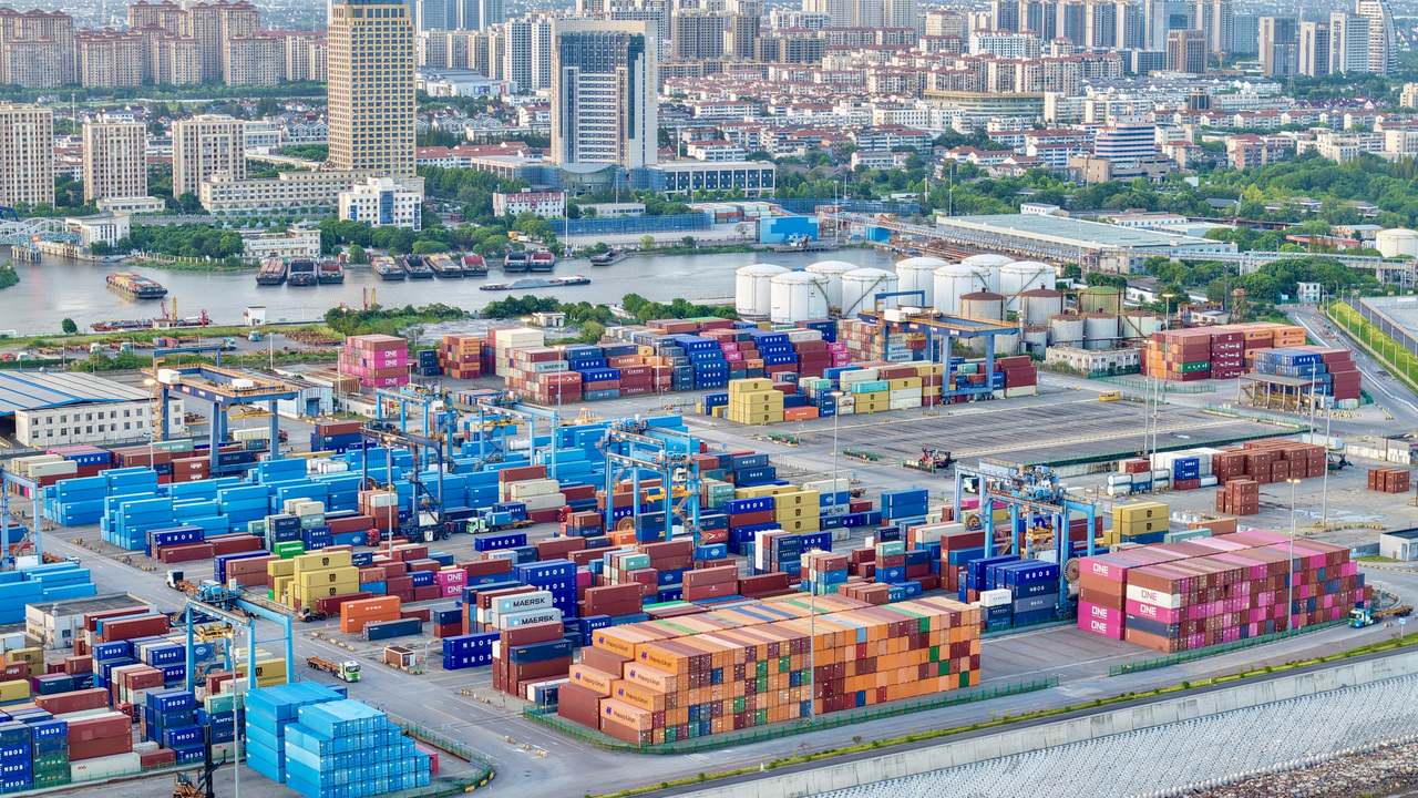 Jiaxing Port handles Zhejiang's first TIR-enabled cold-chain meat import