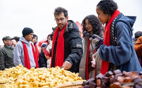 Zhuangqiao Market welcomes global visitors for festivities