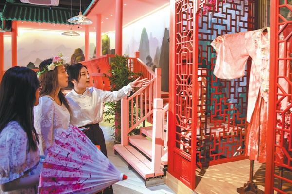 Latest holiday spending pattern clear evidence of Chinese economy's resilience, growth potential